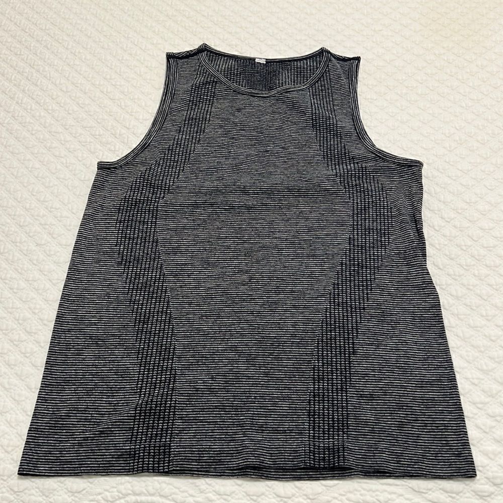 Crew Neck Tank Top - Size S